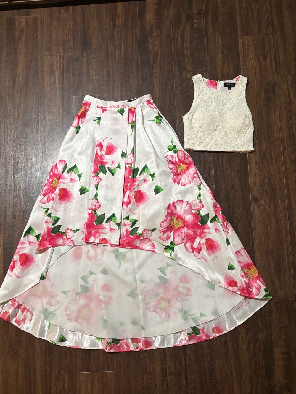 Juniors Floral High-Low Skirt and Lace Crop Top Set - White with Pink Floral